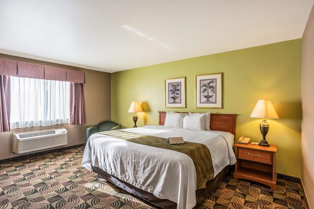 Gallery Quality Inn & Suites Hotel